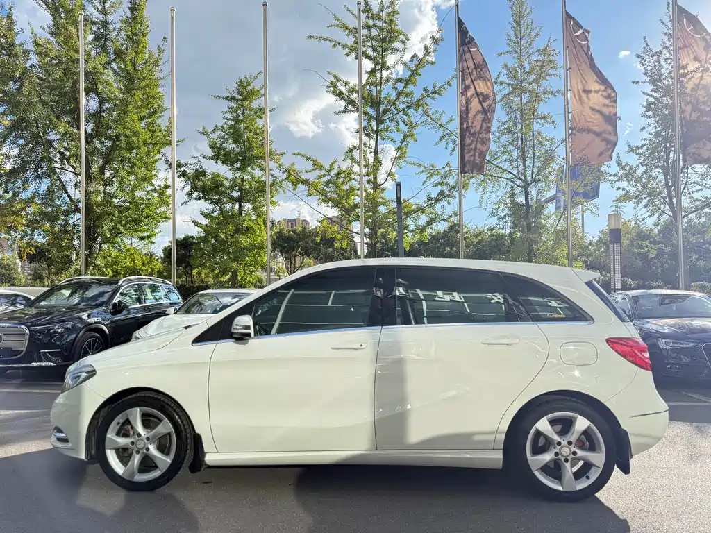 Mercedes-Benz B-Class — миниатюра 8