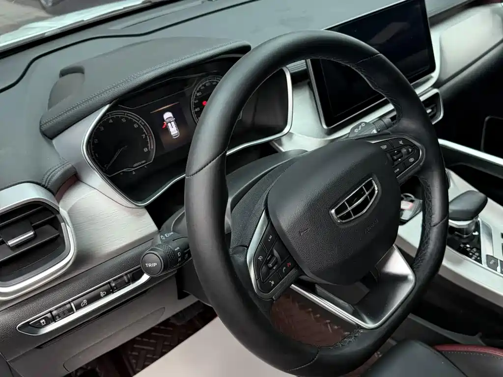 Geely Binyue — миниатюра 10