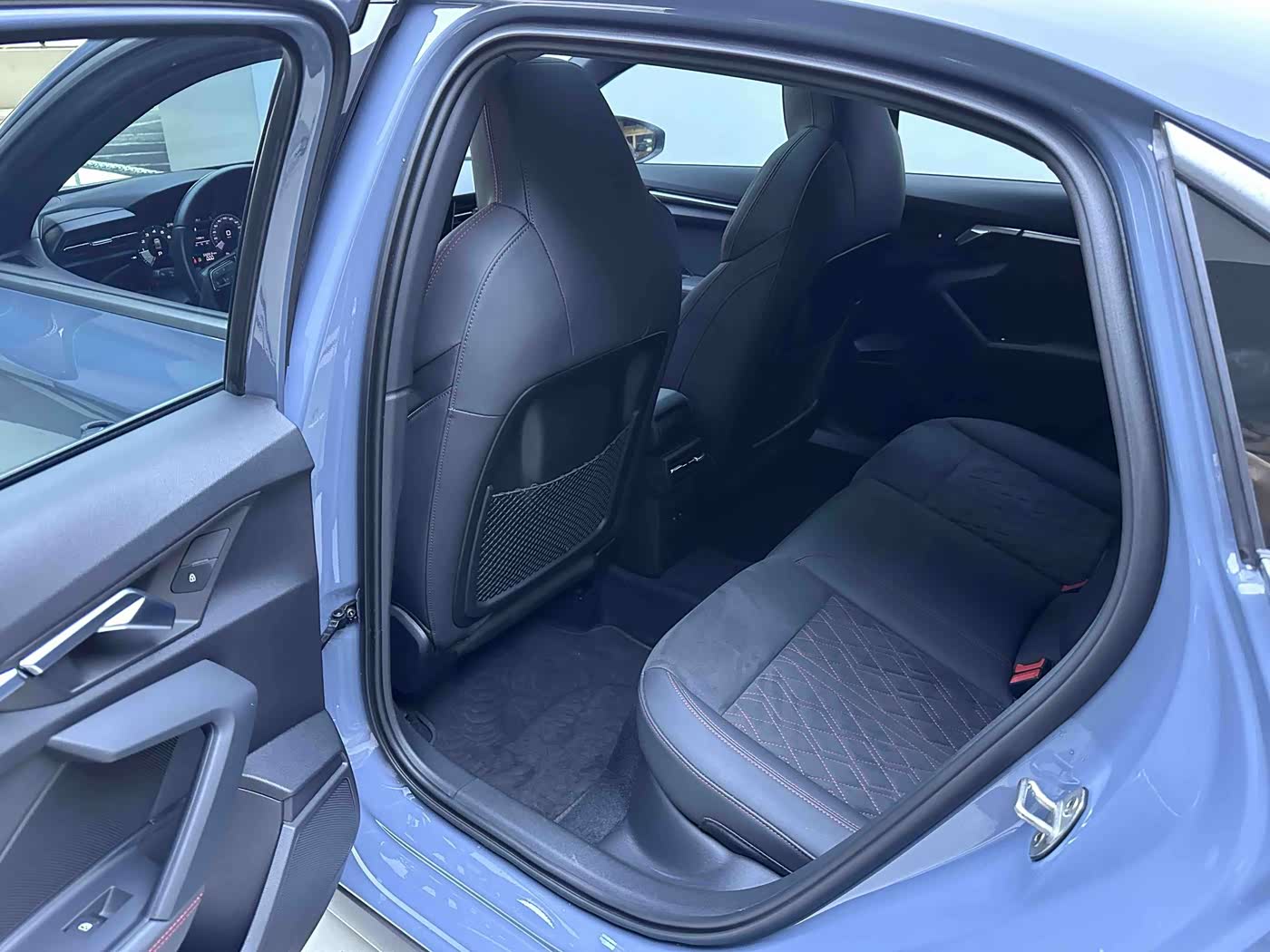 Audi A3 1.4 л 2022 г. Серебристо-серый, пробег 36000 км