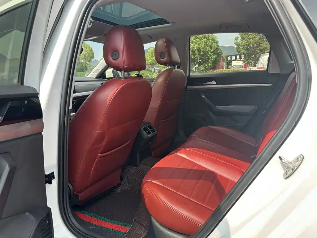 Volkswagen Lavida — миниатюра 6