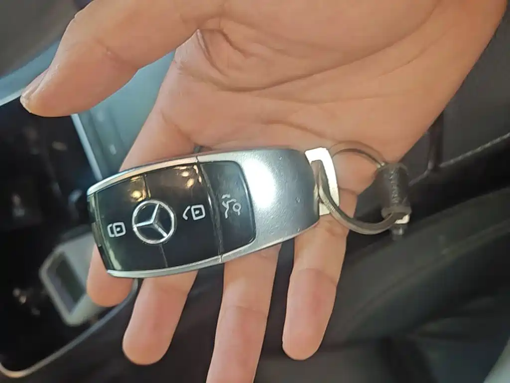 Mercedes-Benz E-Class — миниатюра 9