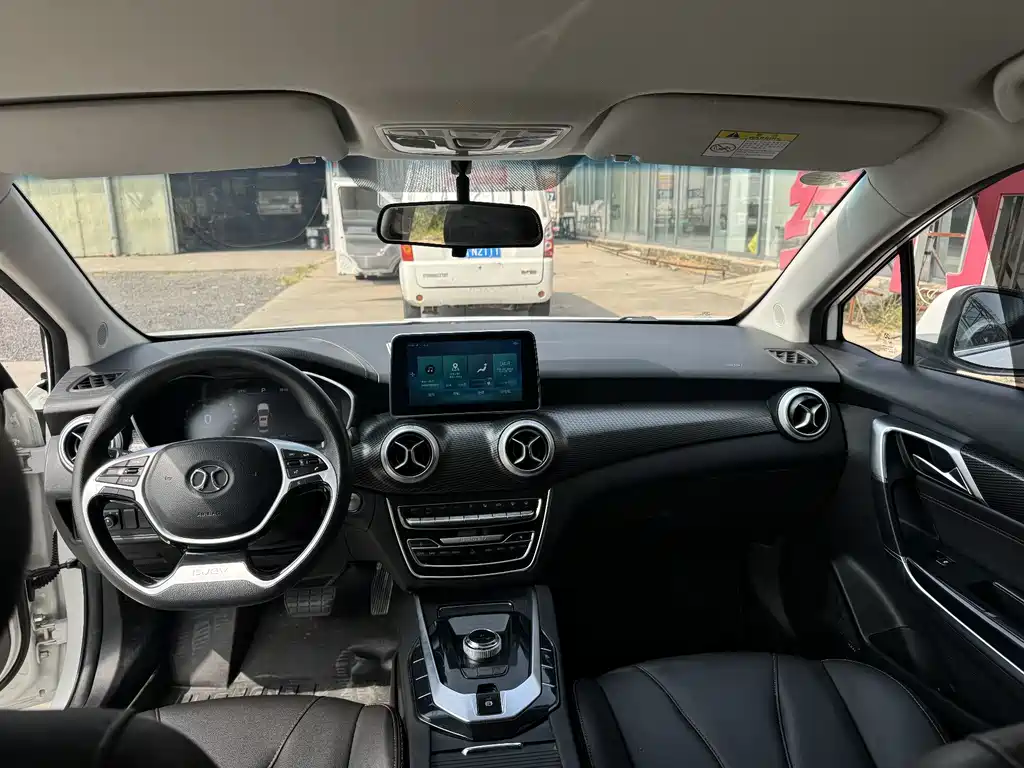 BAIC EU5 — миниатюра 9