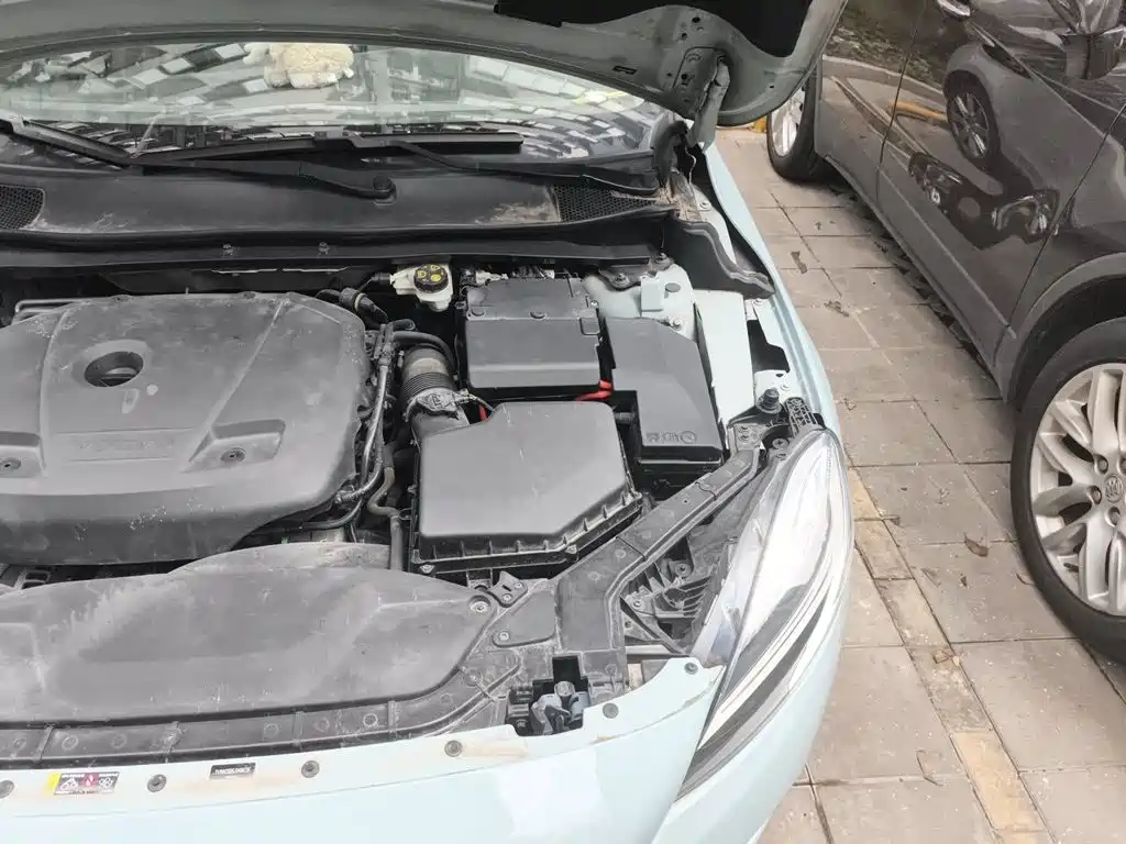 Volvo V40 — миниатюра 21
