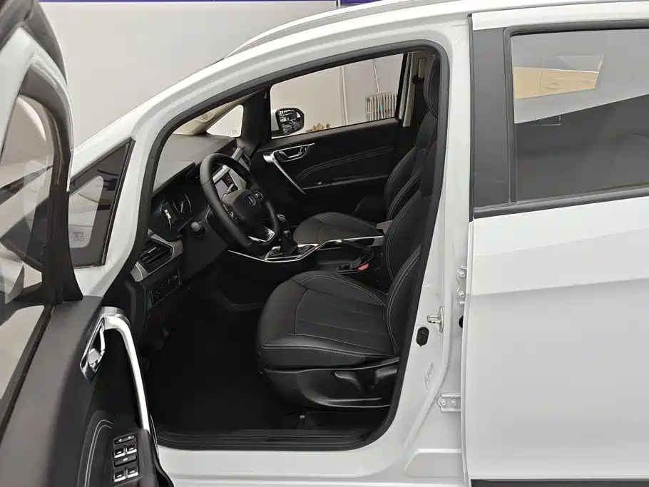 Geely Vision X3 — миниатюра 9