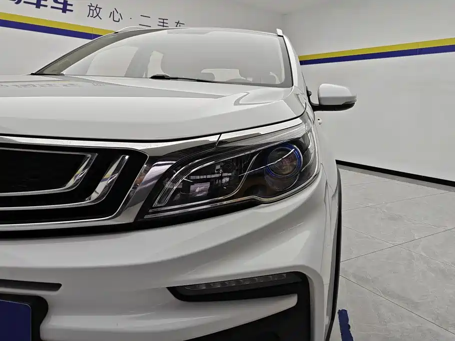 Geely Vision X3 — миниатюра 5