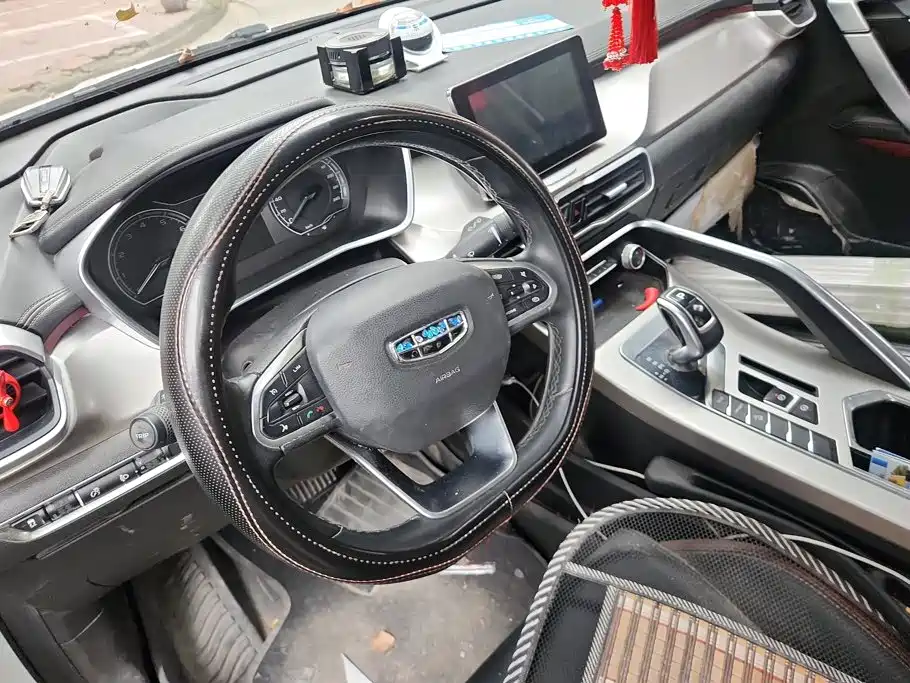 Geely Binyue — миниатюра 15