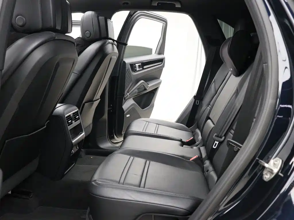Porsche Cayenne — миниатюра 8