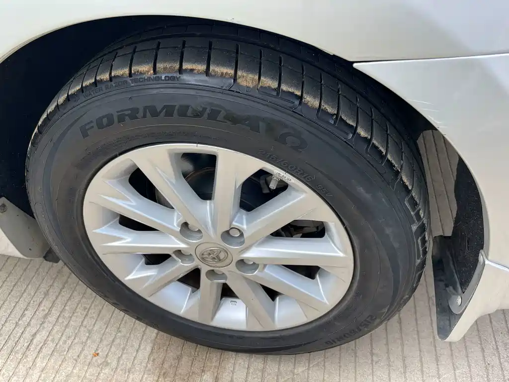 Toyota Camry — миниатюра 9