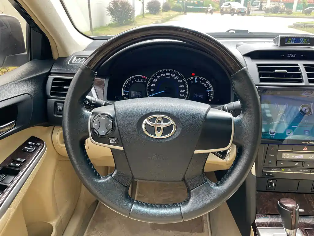 Toyota Camry — миниатюра 16