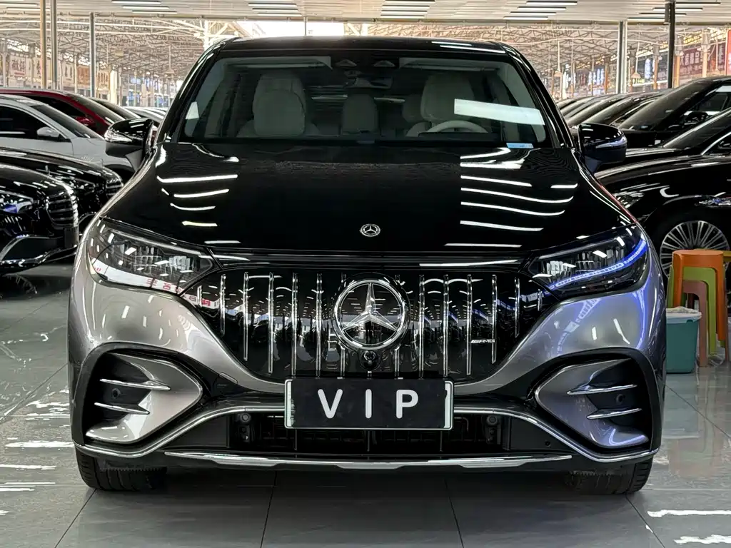 Mercedes-Benz EQE SUV — миниатюра 2