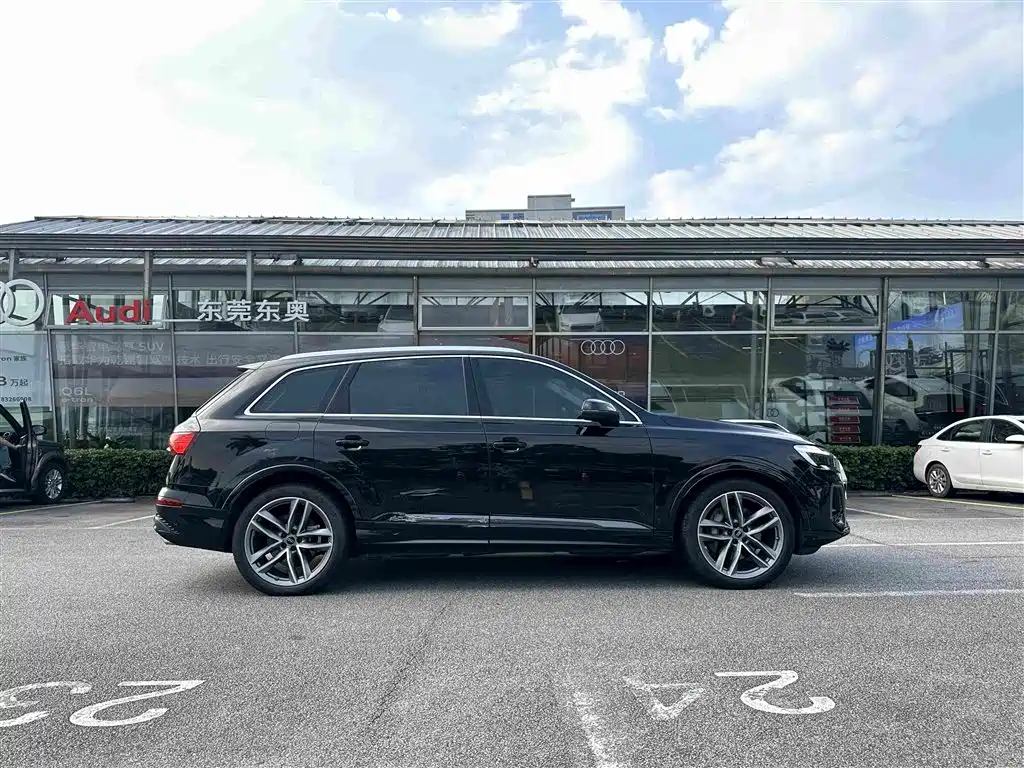 Audi Q7 — миниатюра 3