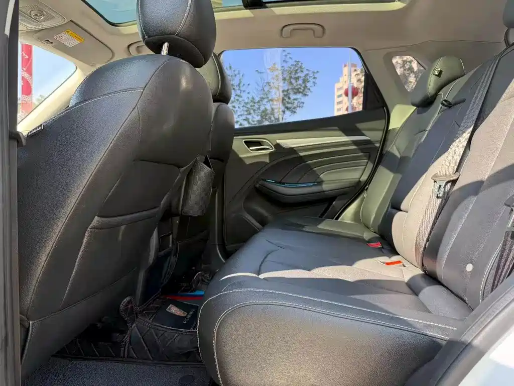 Roewe RX3 — миниатюра 6