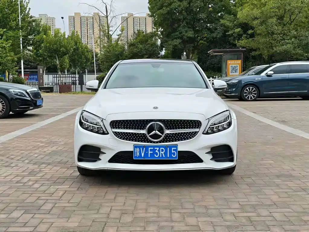 Mercedes-Benz C-Class — миниатюра 2
