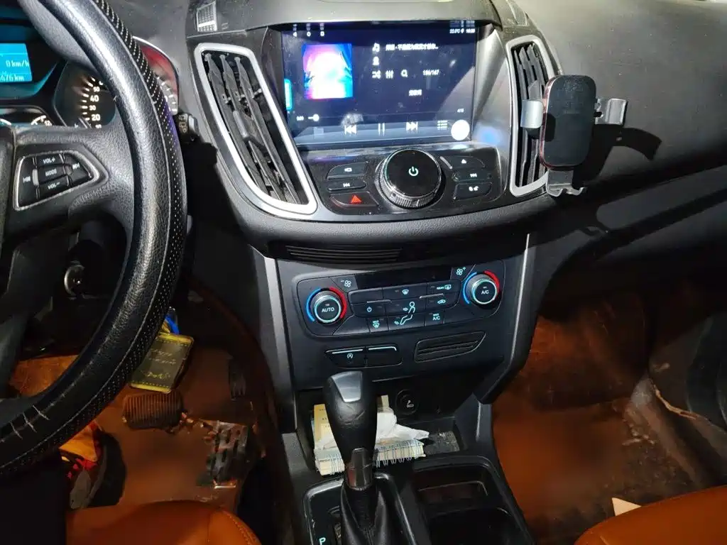 Ford Kuga — миниатюра 6
