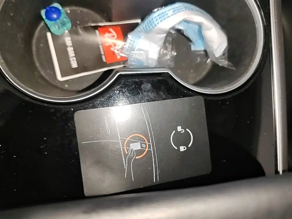 Tesla Model 3 — миниатюра 9