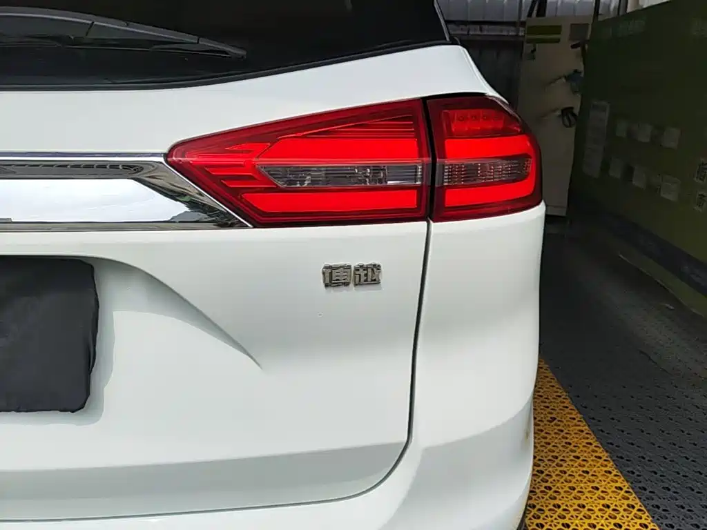 Geely Boyue — миниатюра 8