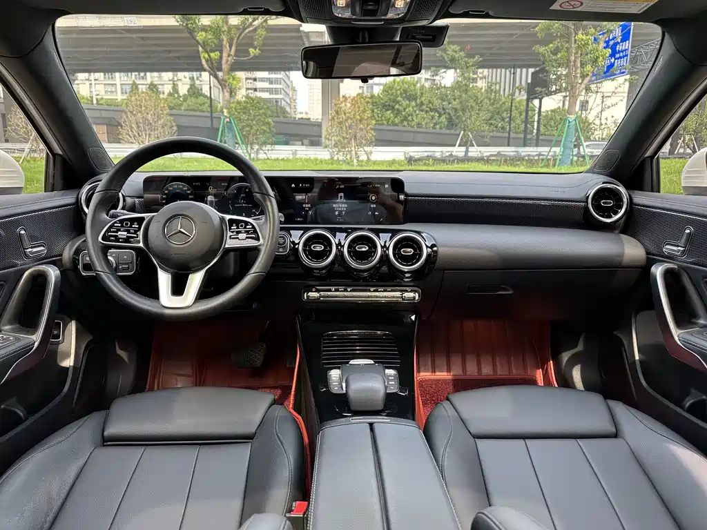 Mercedes-Benz A-Class — миниатюра 7