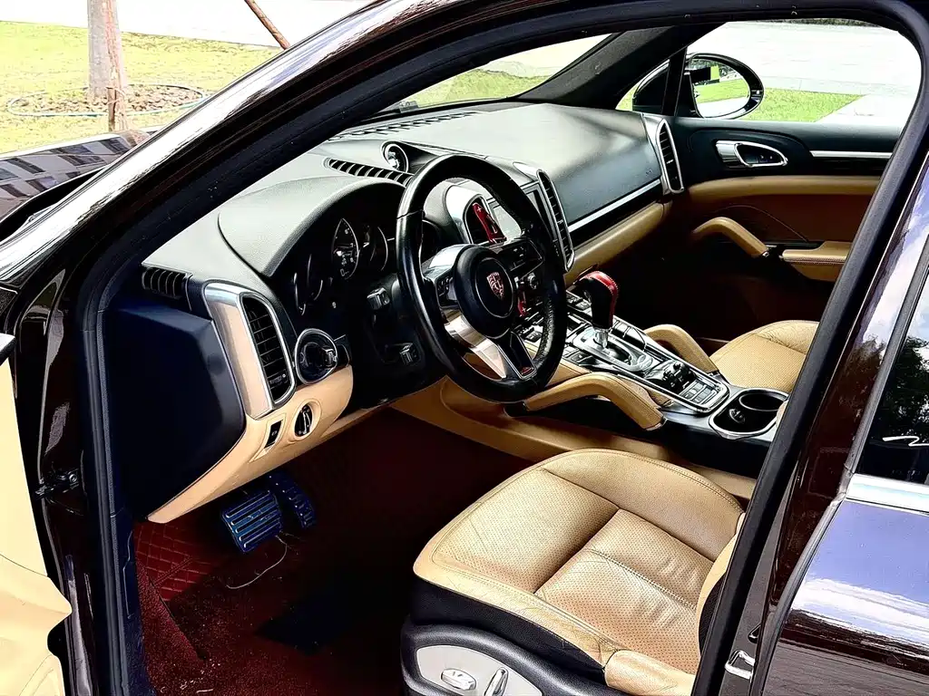 Porsche Cayenne — миниатюра 6