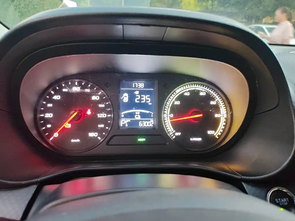Roewe Clever — миниатюра 12