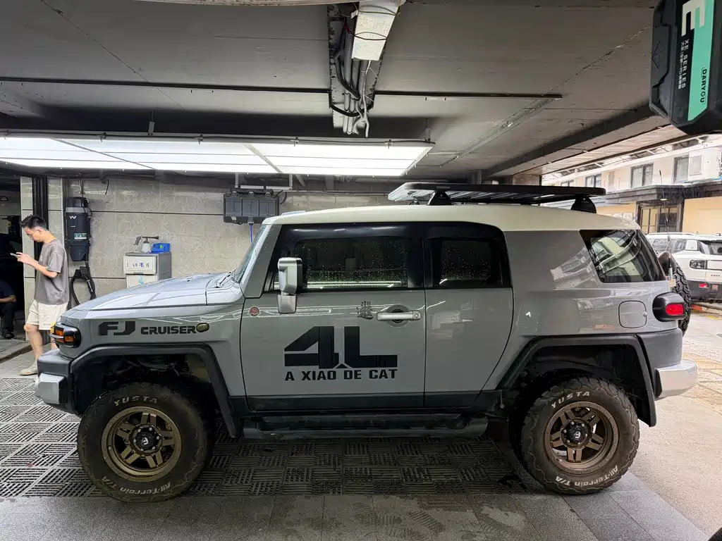 Toyota FJ Cruiser — миниатюра 13