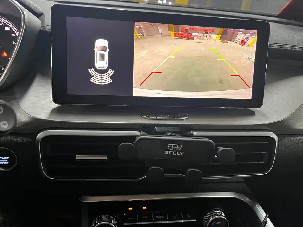 Geely Binyue — миниатюра 13