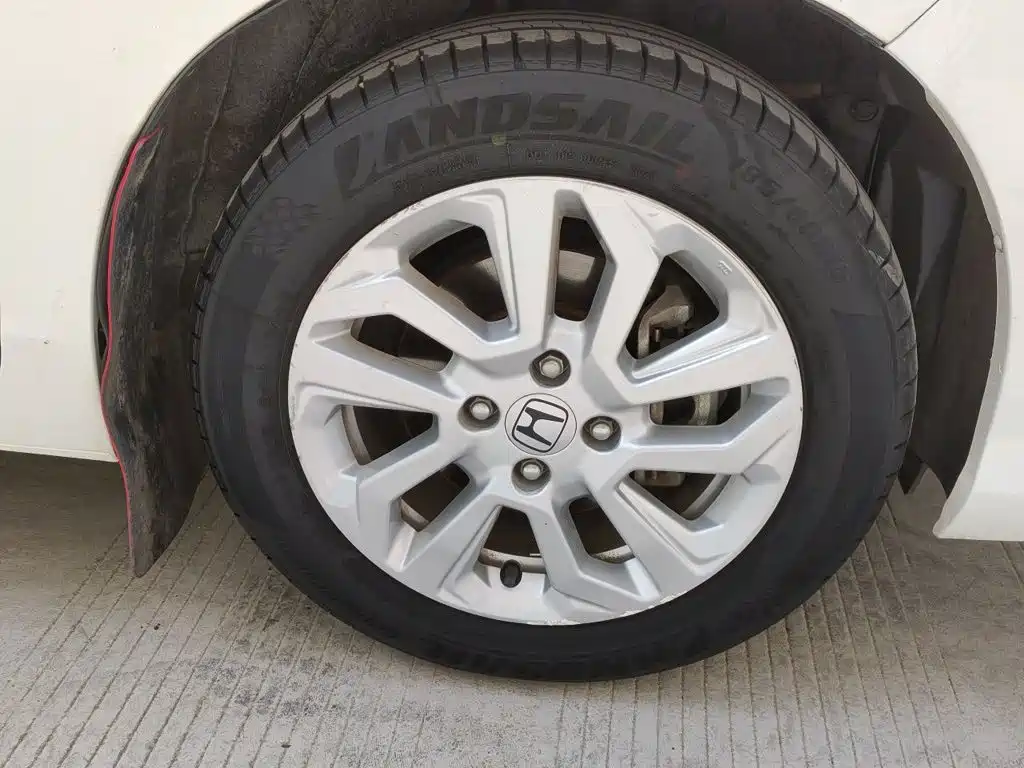 Honda Fit — миниатюра 8