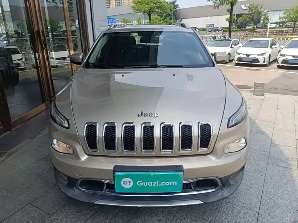 Jeep Cherokee — миниатюра 3