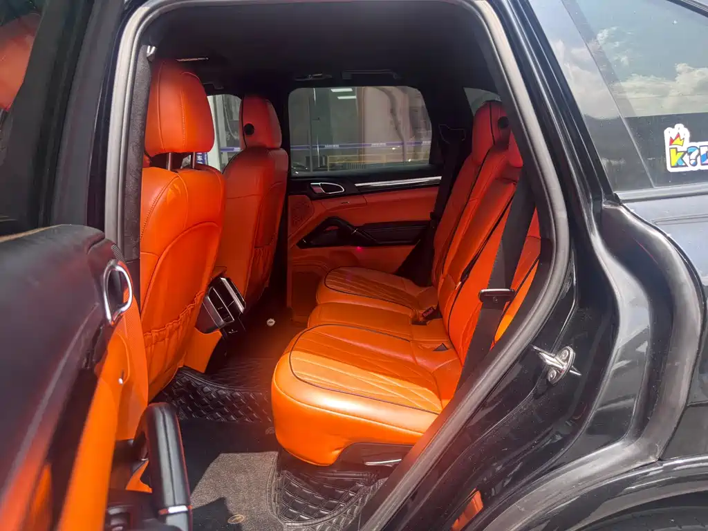 Porsche Cayenne — миниатюра 9