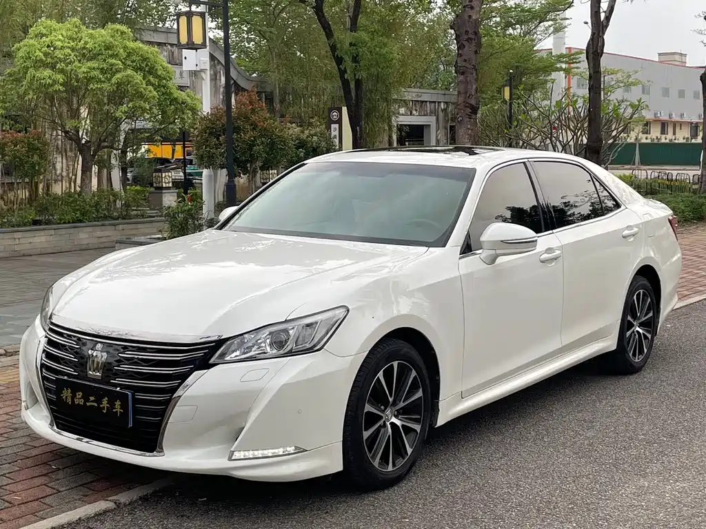 Toyota Crown 2019