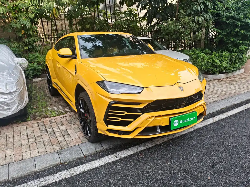 Lamborghini Urus — миниатюра 3