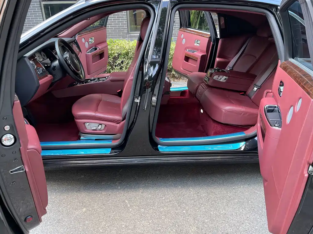 Rolls-Royce Ghost — миниатюра 4