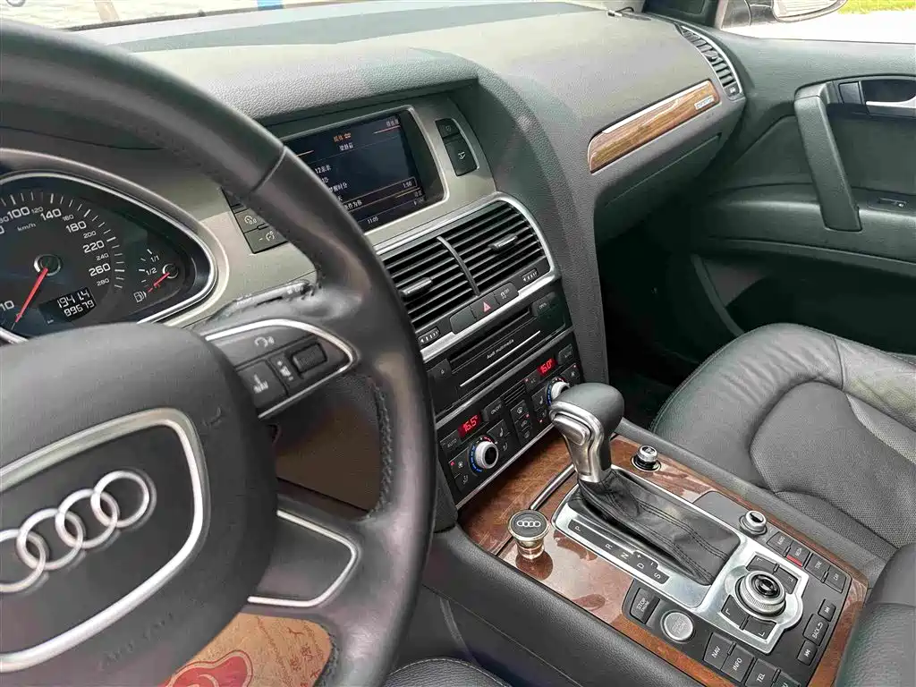 Audi Q7 — миниатюра 13