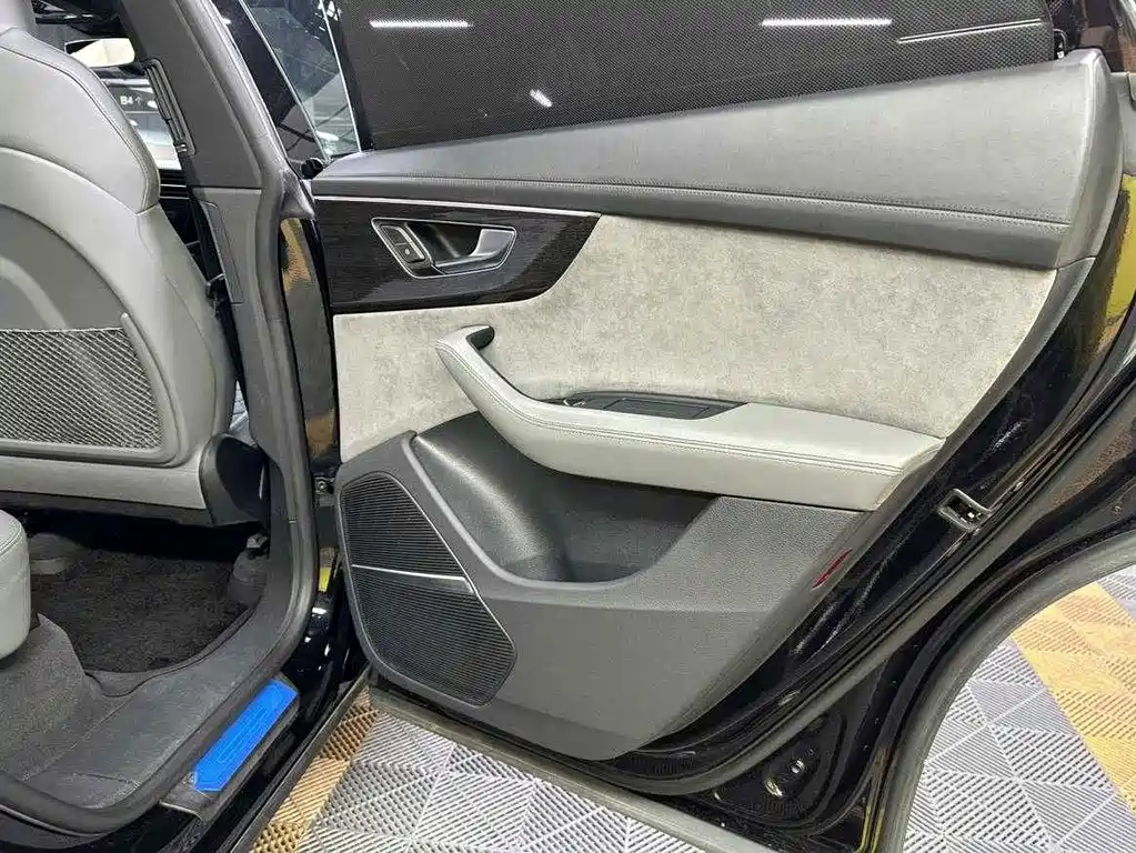 Audi Q8 — миниатюра 24