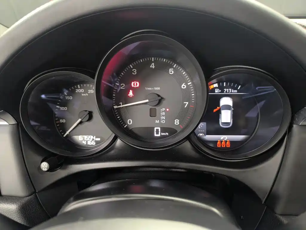 Porsche Macan — миниатюра 6