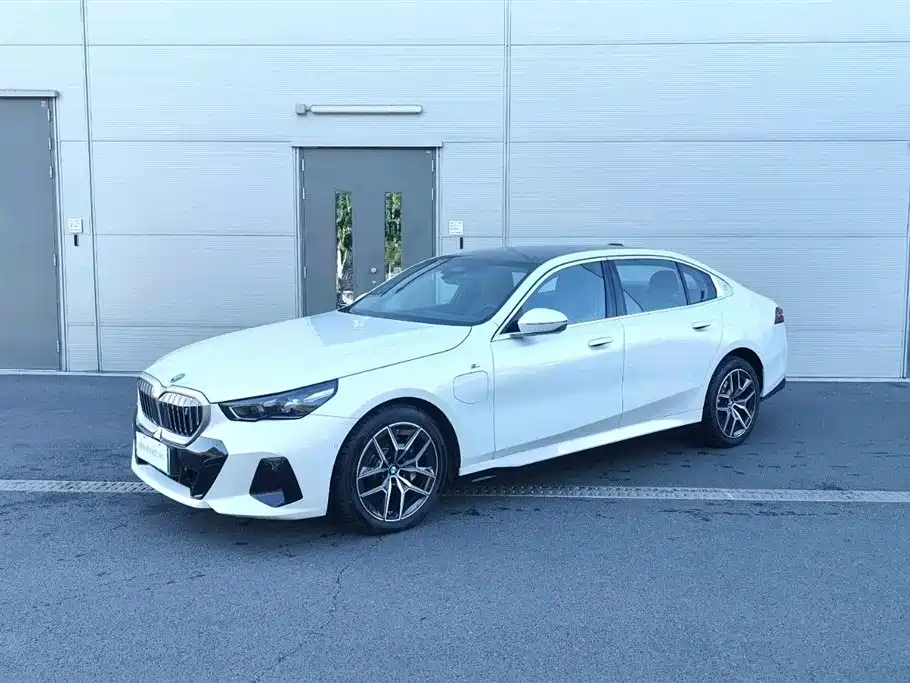 BMW i5