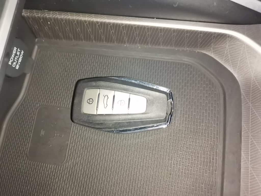 Geely Emgrand 1.5 л 2022 г. Белый, пробег 35700 км