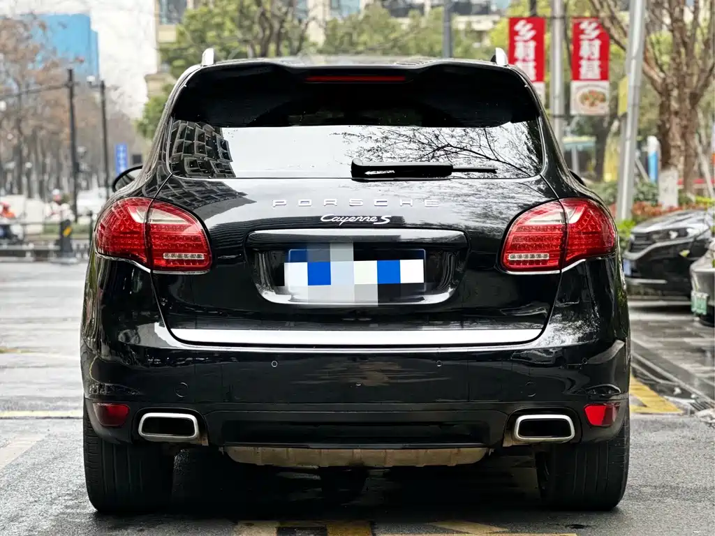 Porsche Cayenne — миниатюра 4