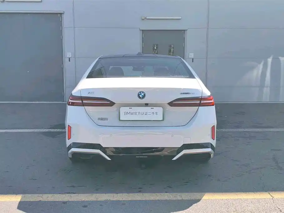 BMW i5 — миниатюра 5
