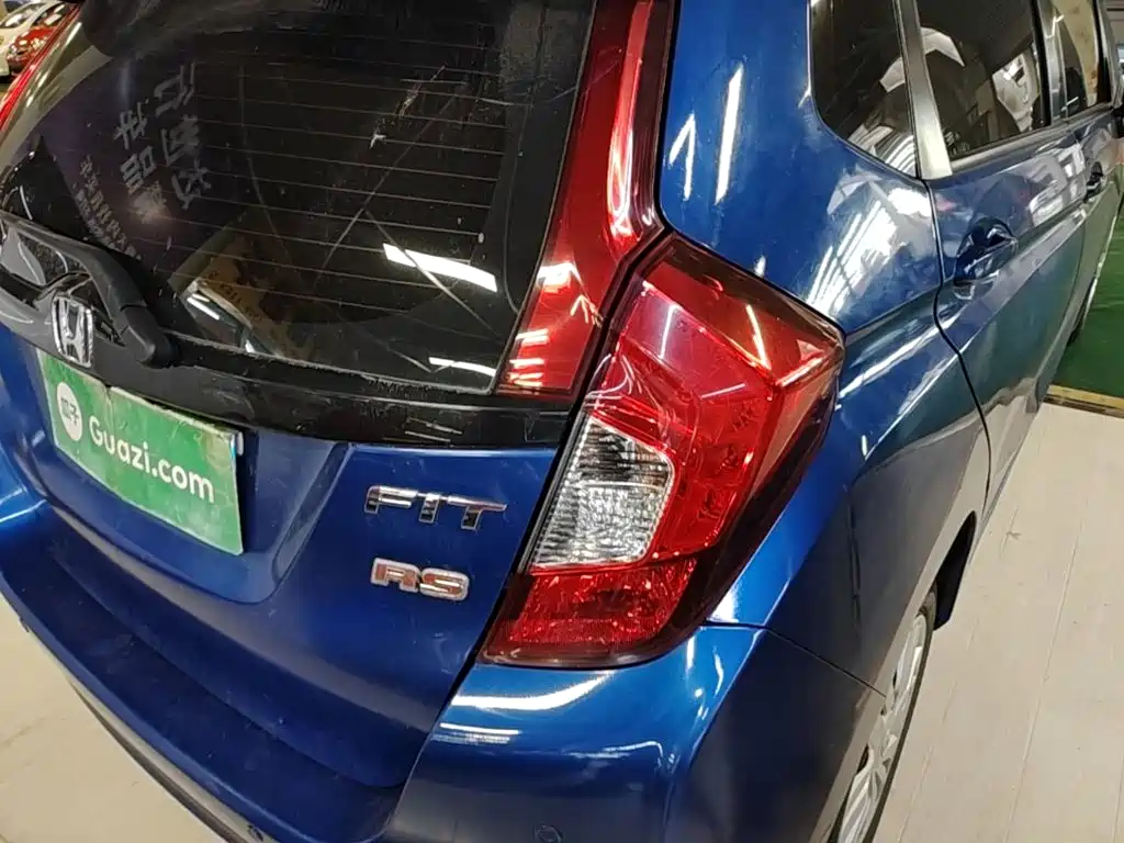 Honda Fit — миниатюра 8