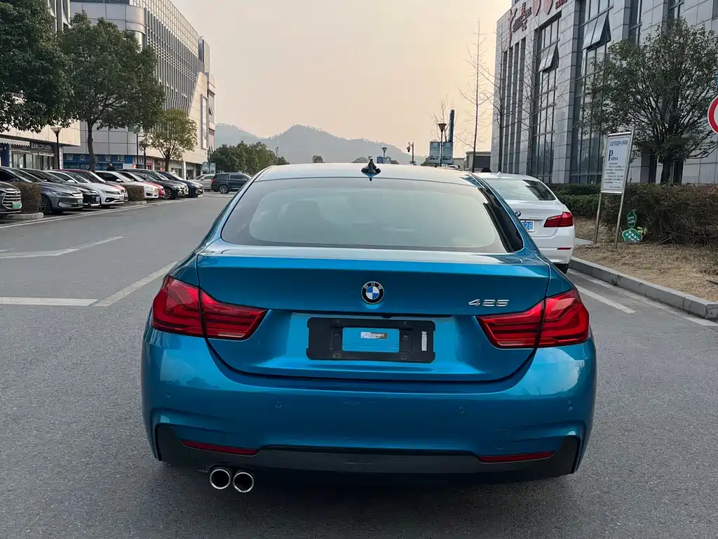 BMW 4 SERIES