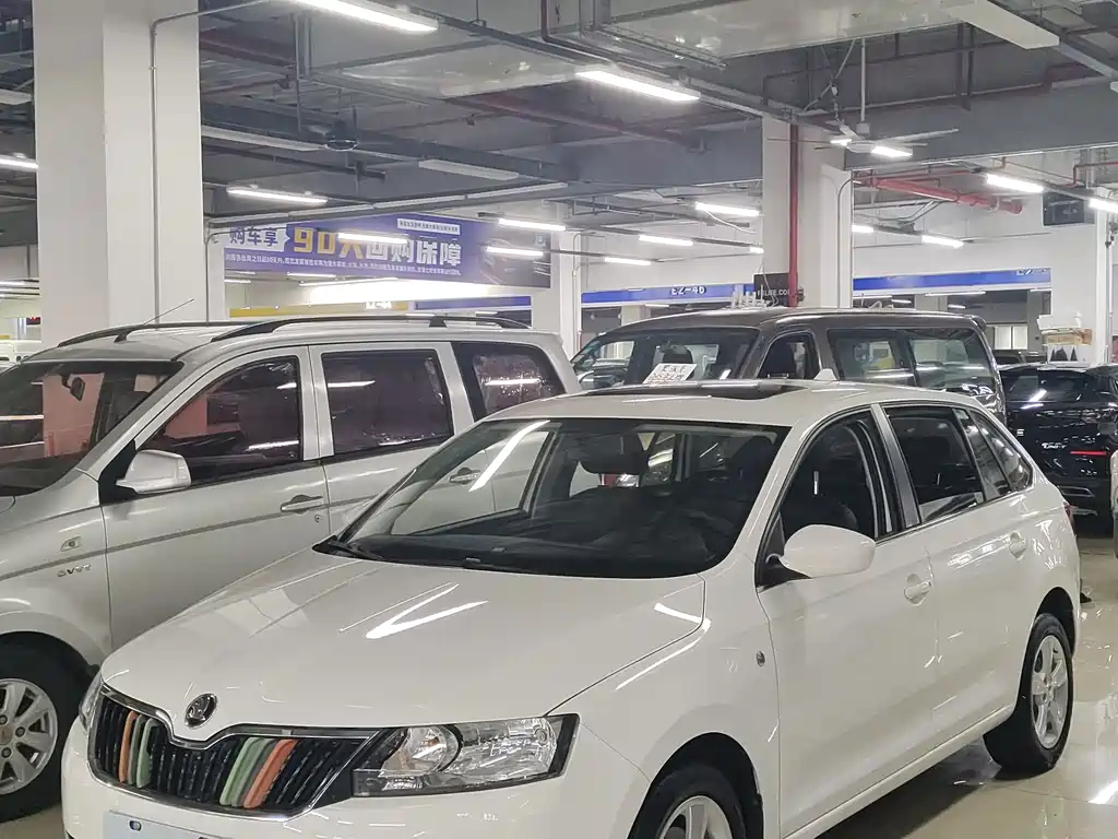 Skoda Rapid Spaceback — миниатюра 2