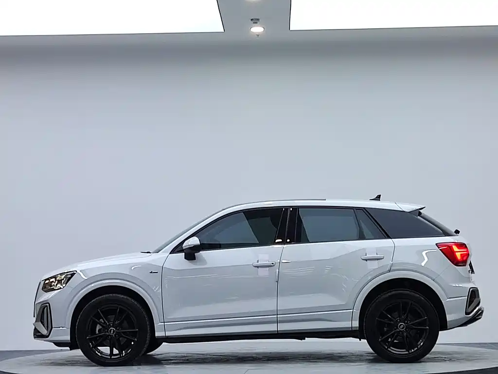 Audi Q2L 2022 35 TFSI