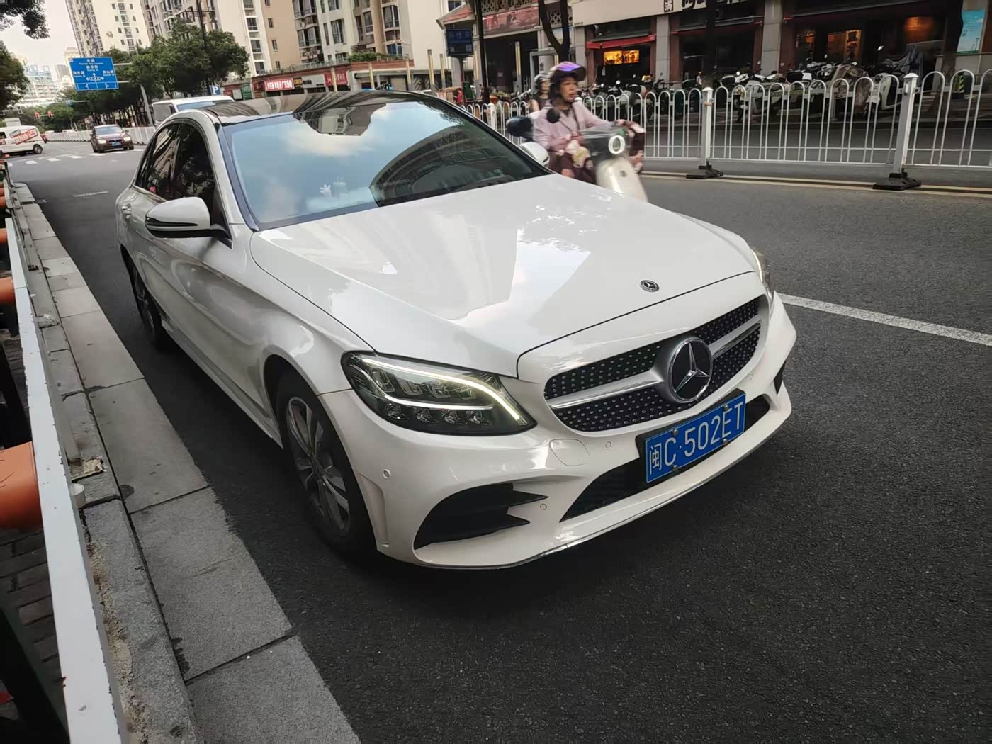 Mercedes-Benz C-Class 1.5 л 2021 г. Белый, пробег 26000 км