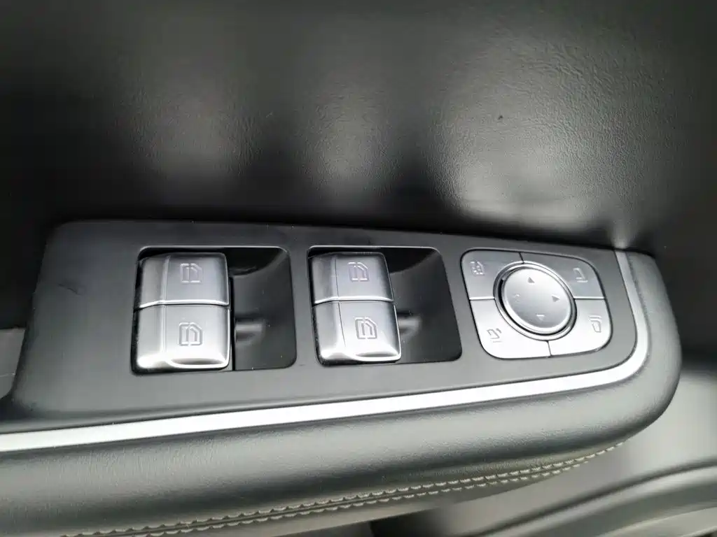 Li Auto Li ONE — миниатюра 9