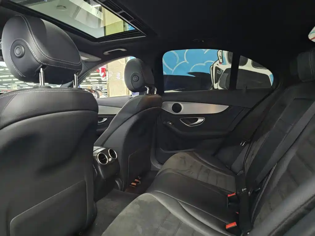 Mercedes-Benz C-Class — миниатюра 11