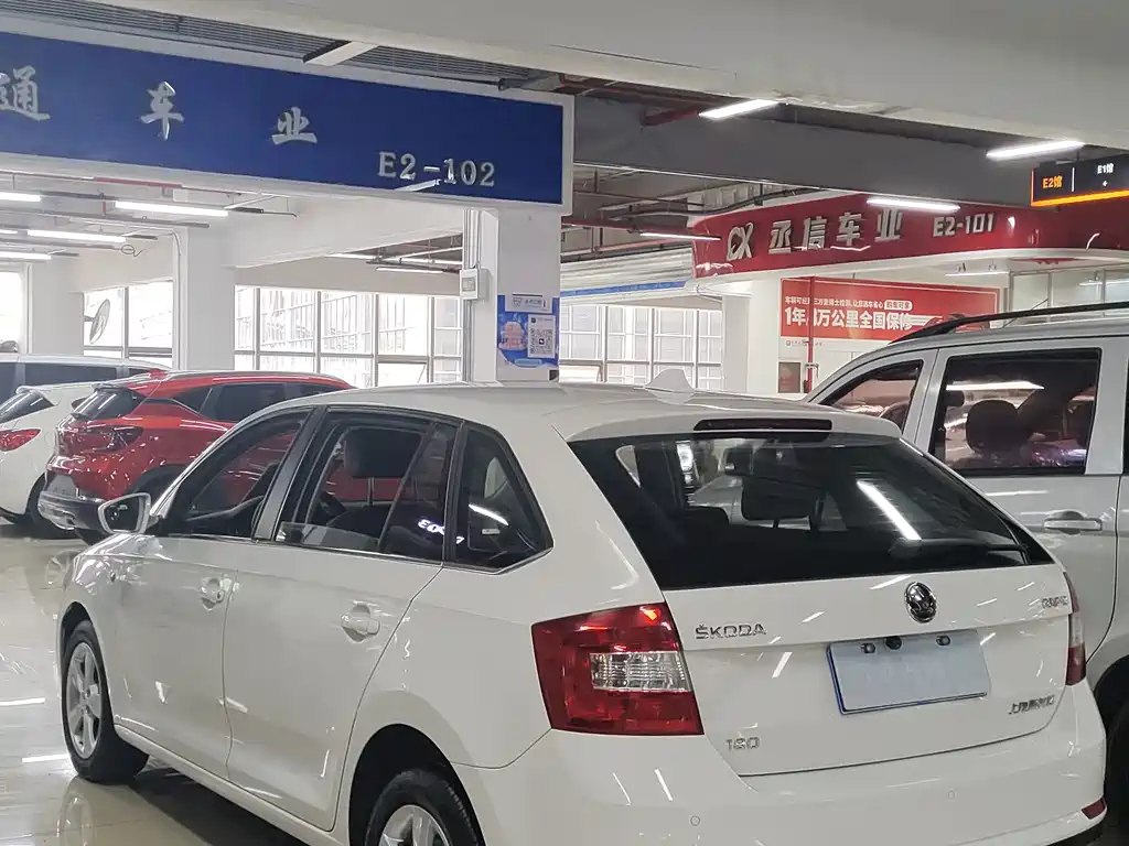 Skoda Rapid Spaceback — миниатюра 10
