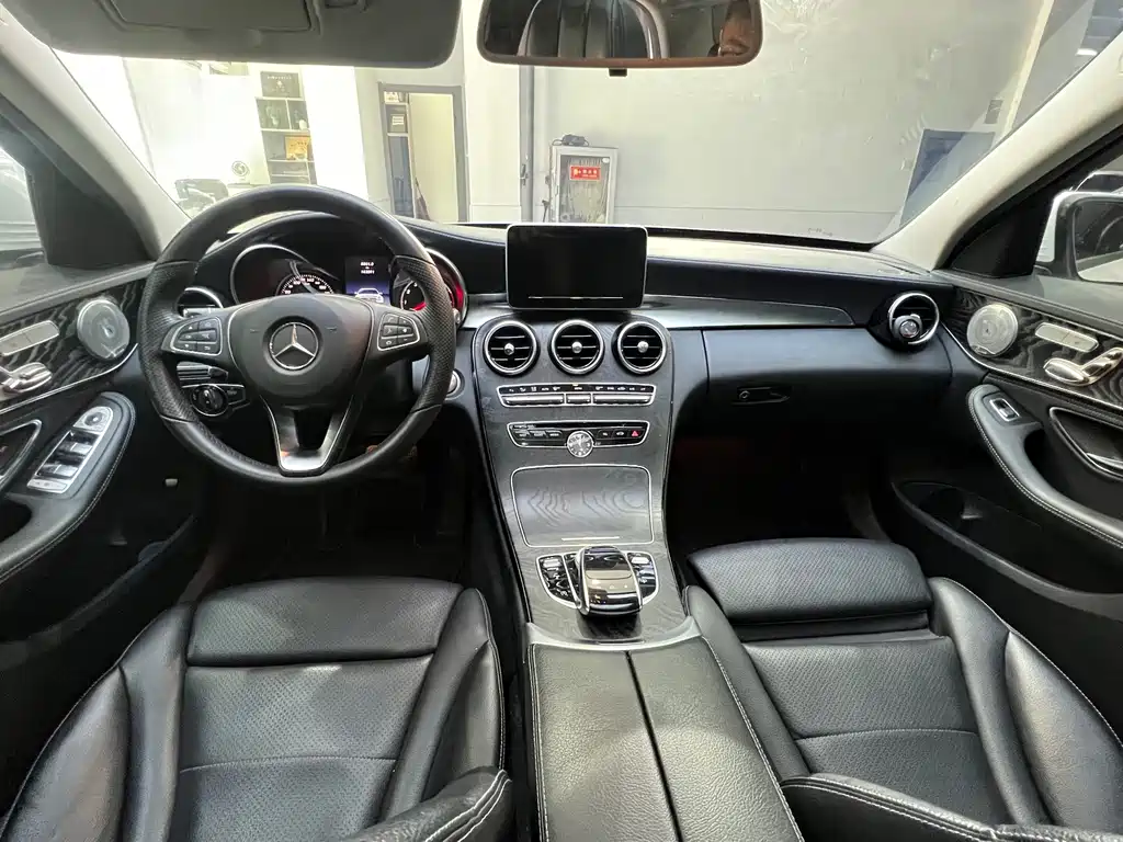 Mercedes-Benz C-Class — миниатюра 8