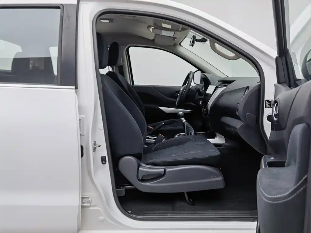 Nissan Navara — миниатюра 23