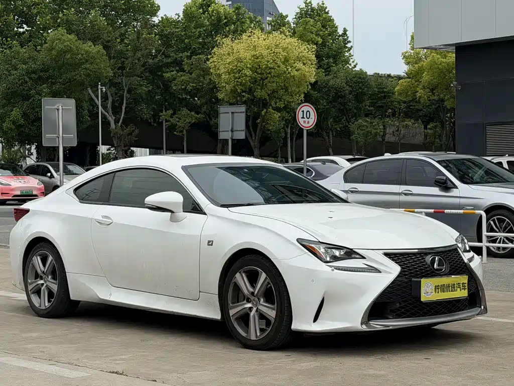 Lexus RC 2016 200t F SPORT