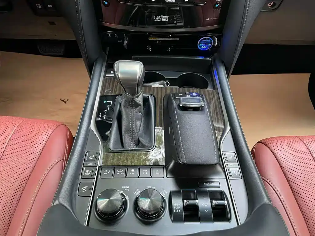 Lexus LX — миниатюра 9